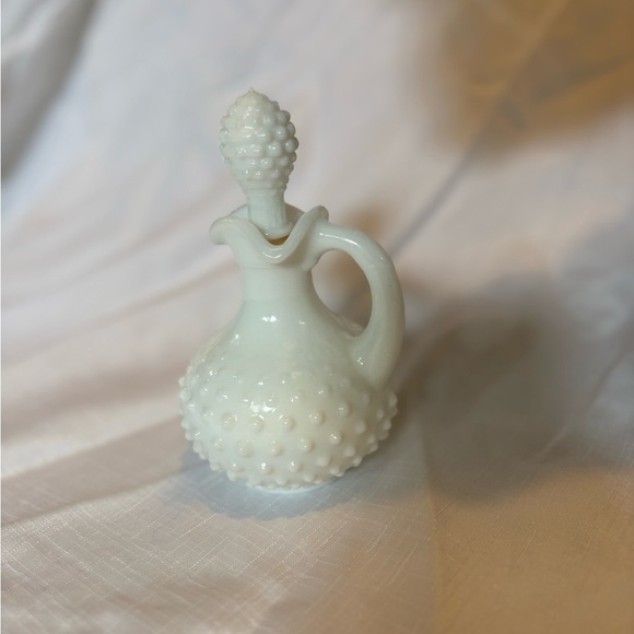 Vintage Avon White Glass Art Decanter - Picture 3 of 7